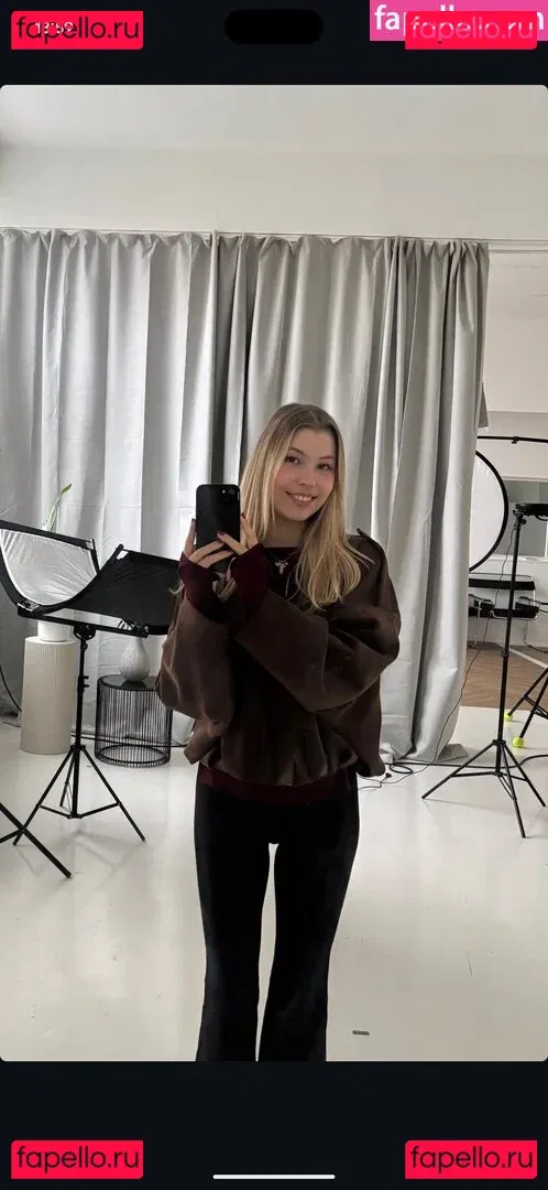 ASMR Emily Onlyfans Photo Gallery 