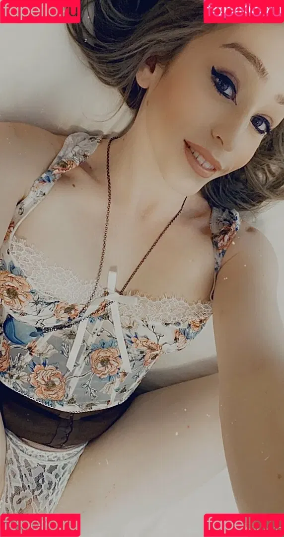 Zoeyt123 Onlyfans Photo Gallery 