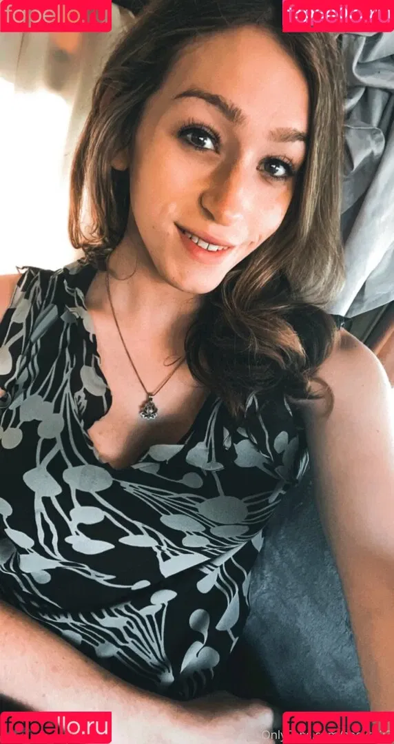 Zoeyt123 Onlyfans Photo Gallery 