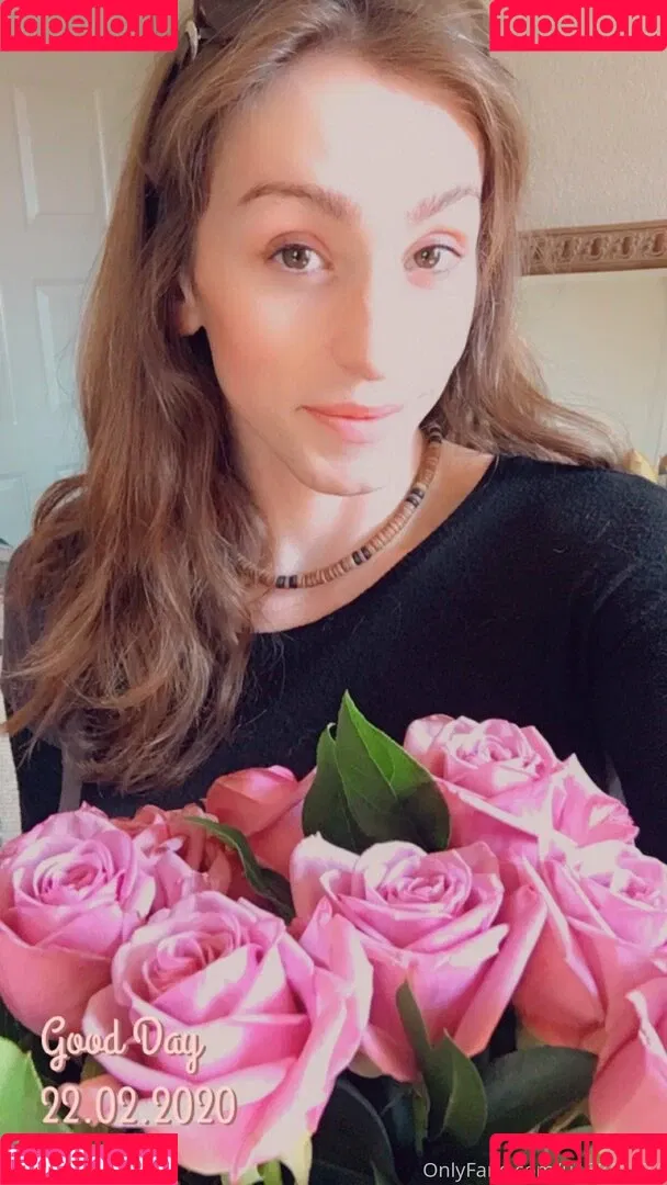 Zoeyt123 Onlyfans Photo Gallery 
