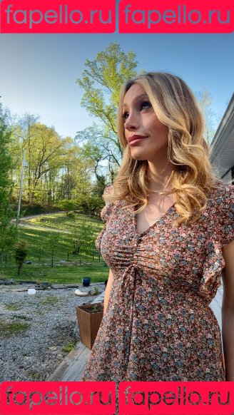 Zoeyt123 Onlyfans Photo Gallery 