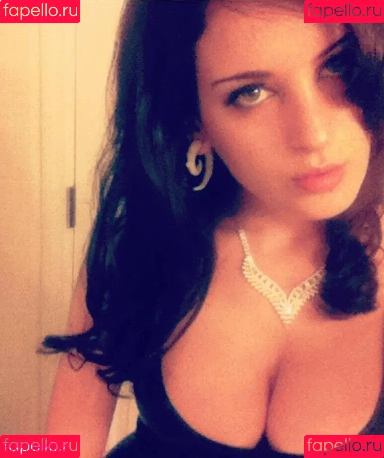 MalAfterMidnight Onlyfans Photo Gallery 