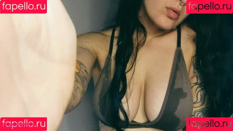 MalAfterMidnight Onlyfans Photo Gallery 