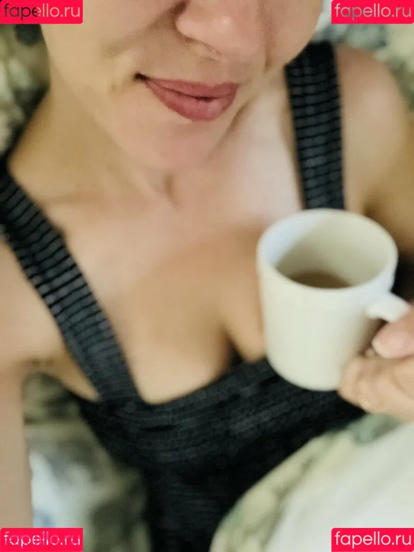 Lifestyle 40's Couple Onlyfans Photo Gallery 
