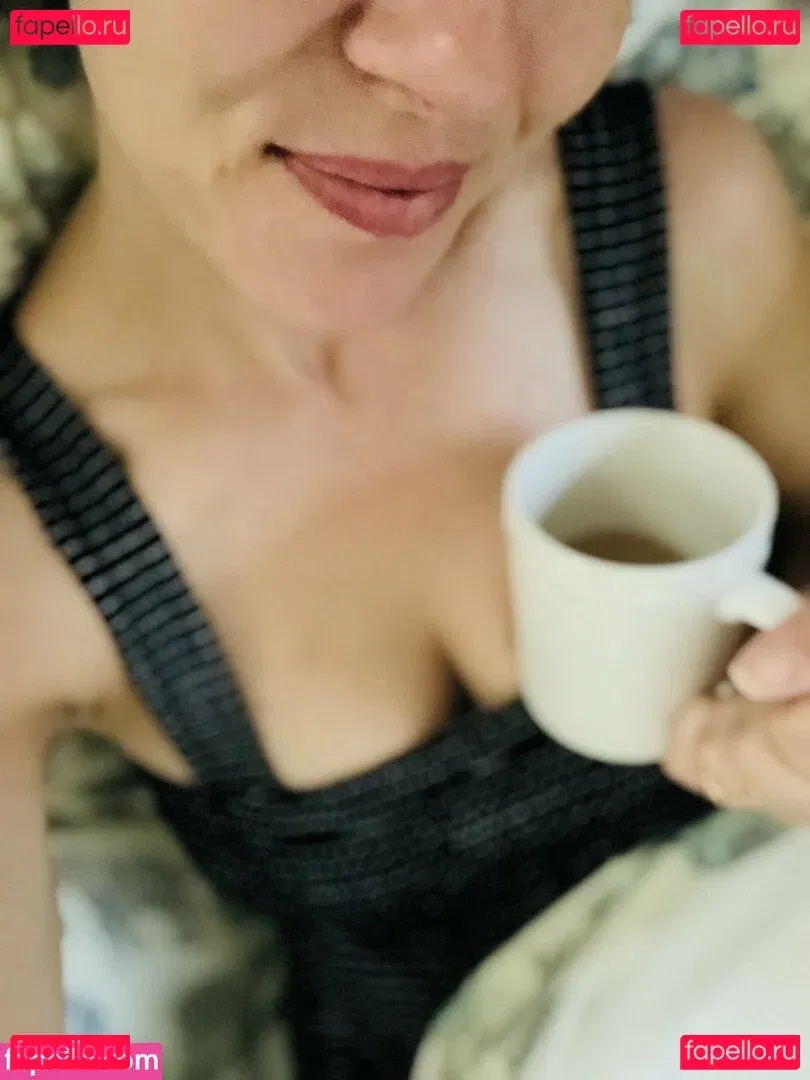 Lifestyle 40's Couple Onlyfans Photo Gallery 