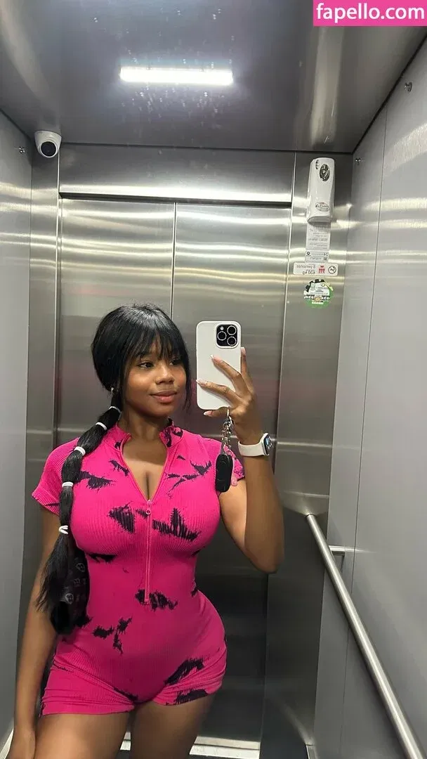 Giuliavalencia Onlyfans Photo Gallery 