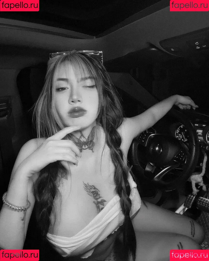 ellekampong Onlyfans Photo Gallery 
