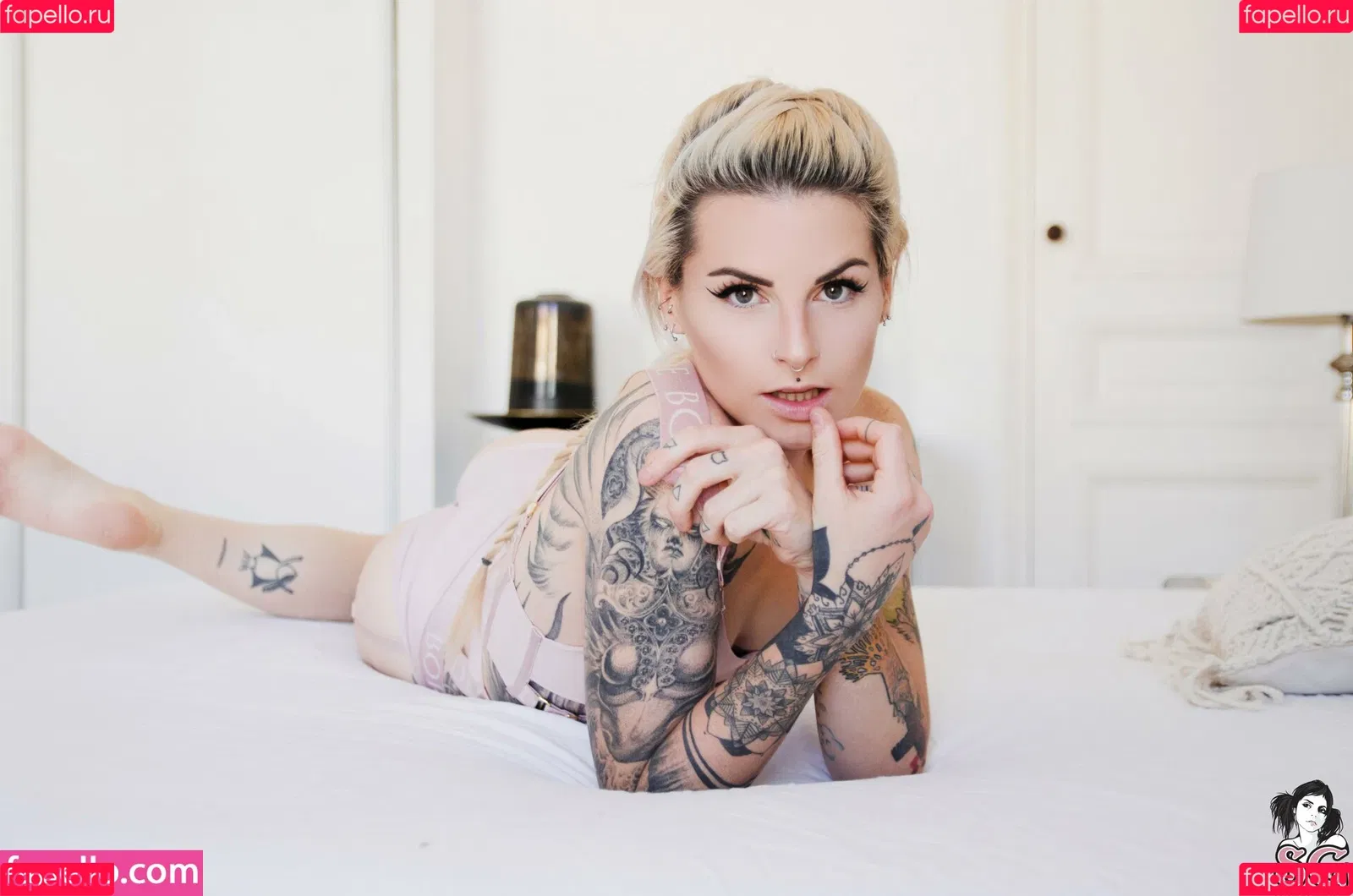 mandeelou Onlyfans Photo Gallery 