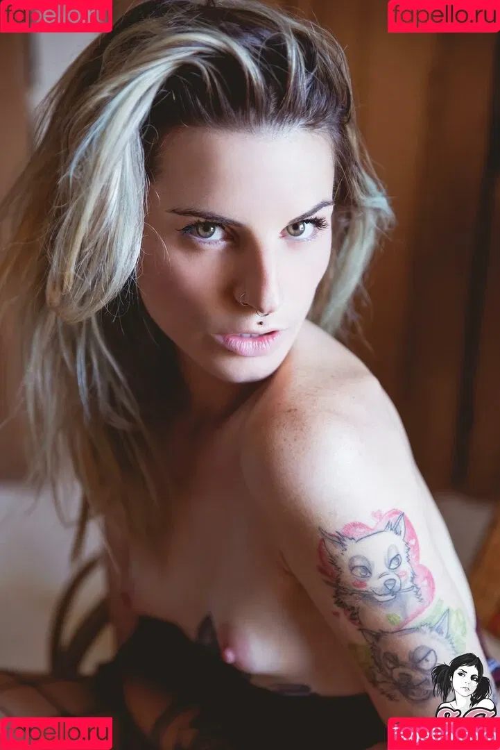 mandeelou Onlyfans Photo Gallery 