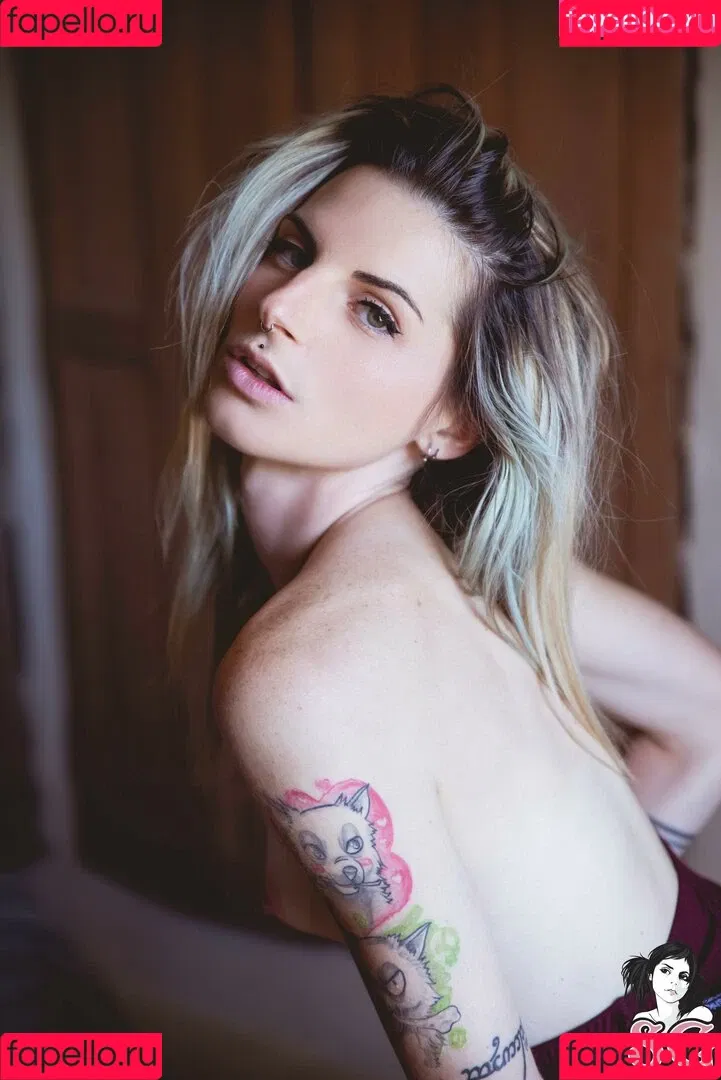 mandeelou Onlyfans Photo Gallery 