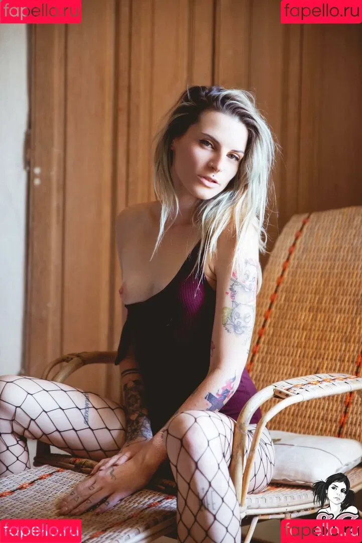 mandeelou Onlyfans Photo Gallery 