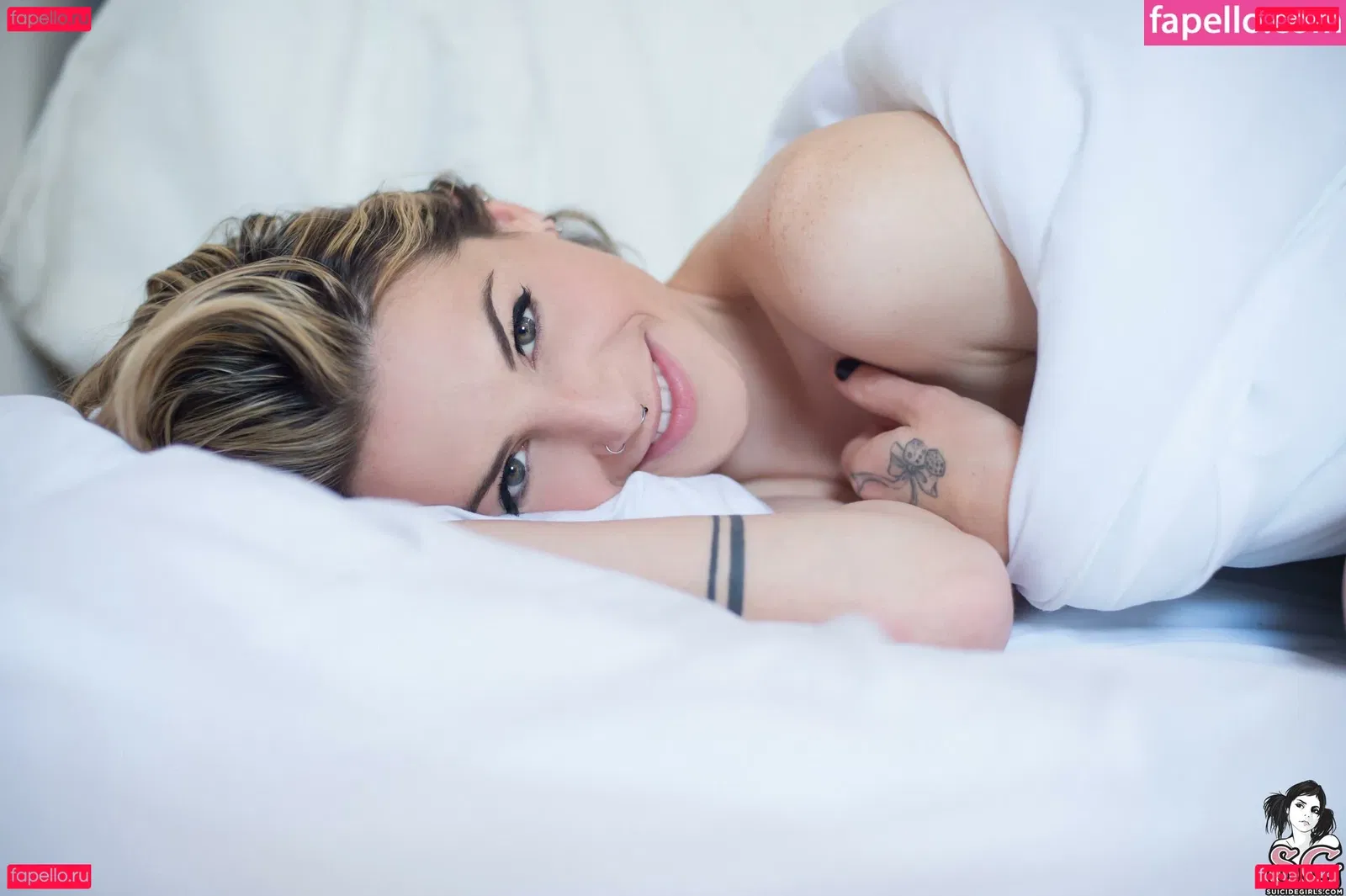 mandeelou Onlyfans Photo Gallery 