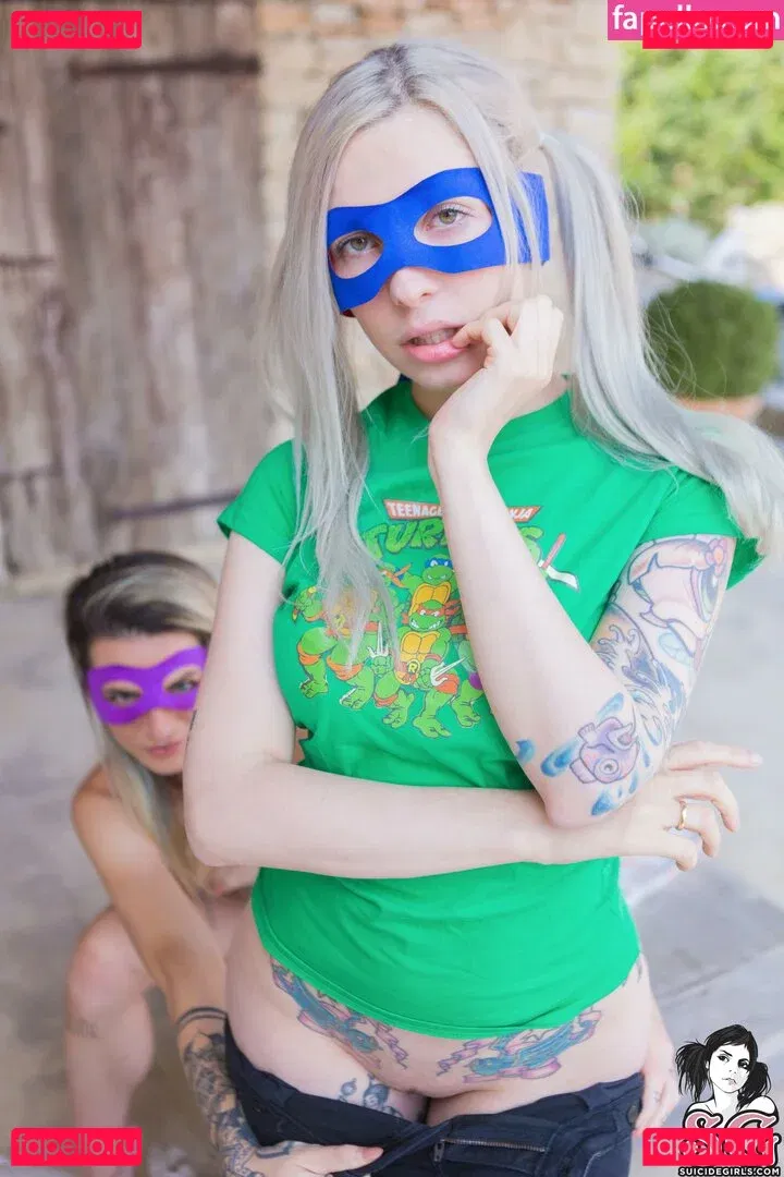 mandeelou Onlyfans Photo Gallery 