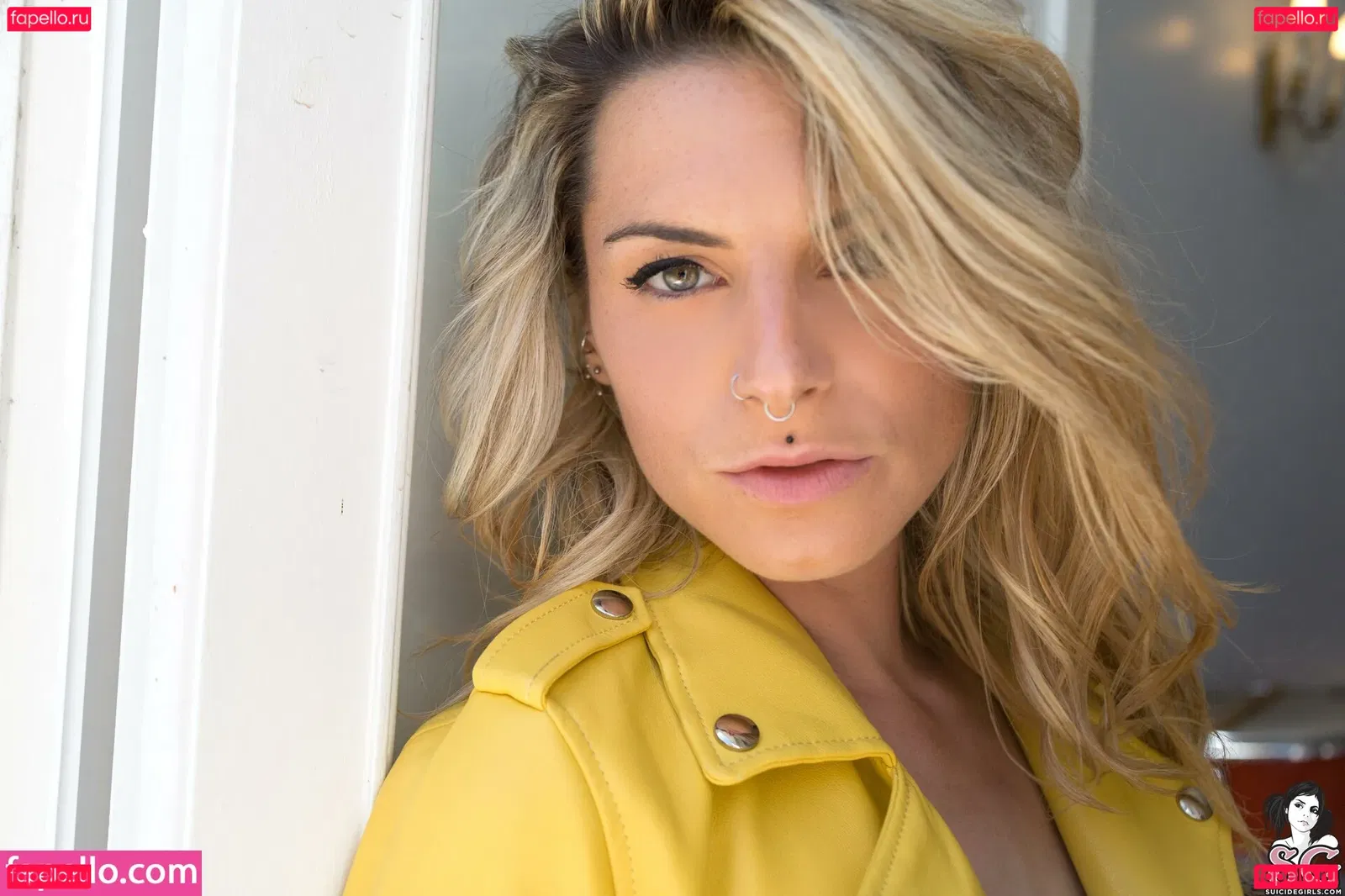 mandeelou Onlyfans Photo Gallery 