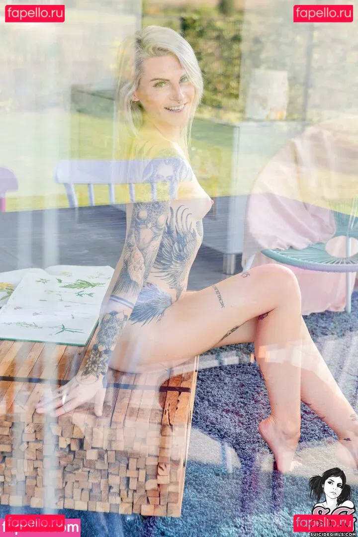 mandeelou Onlyfans Photo Gallery 