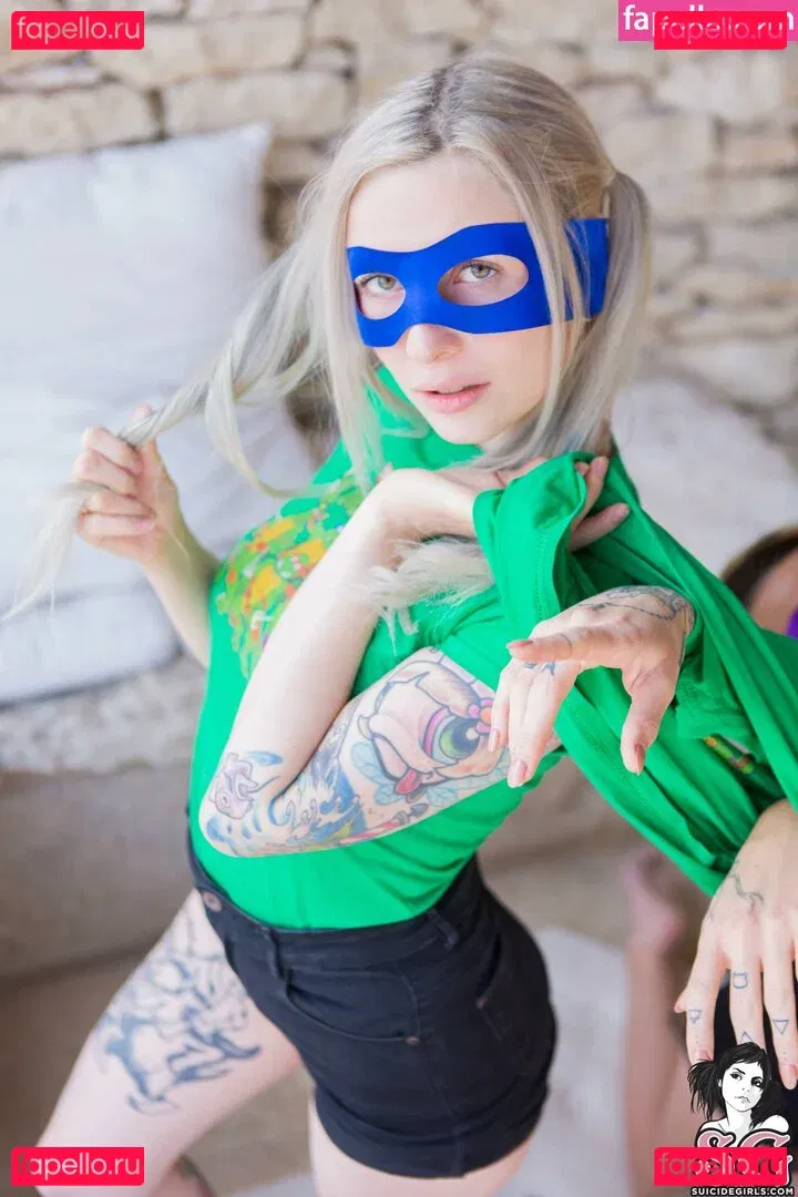 mandeelou Onlyfans Photo Gallery 