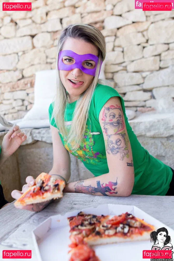 mandeelou Onlyfans Photo Gallery 