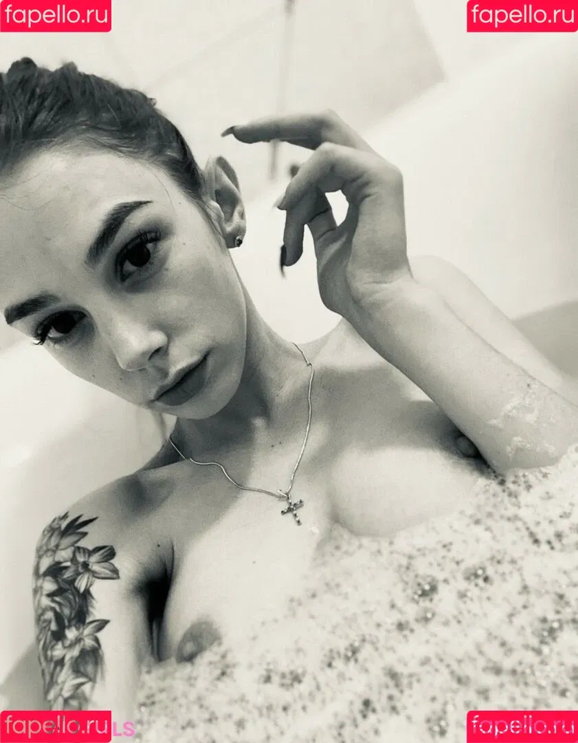 hotfallingdevil Onlyfans Photo Gallery 