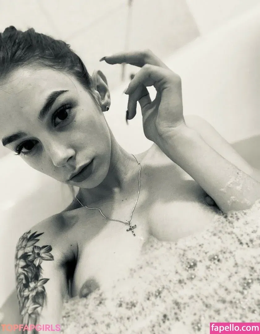 hotfallingdevil Onlyfans Photo Gallery 