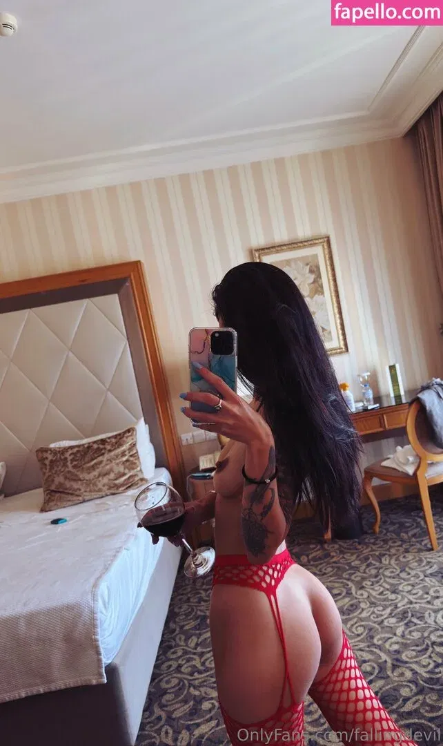 hotfallingdevil Onlyfans Photo Gallery 