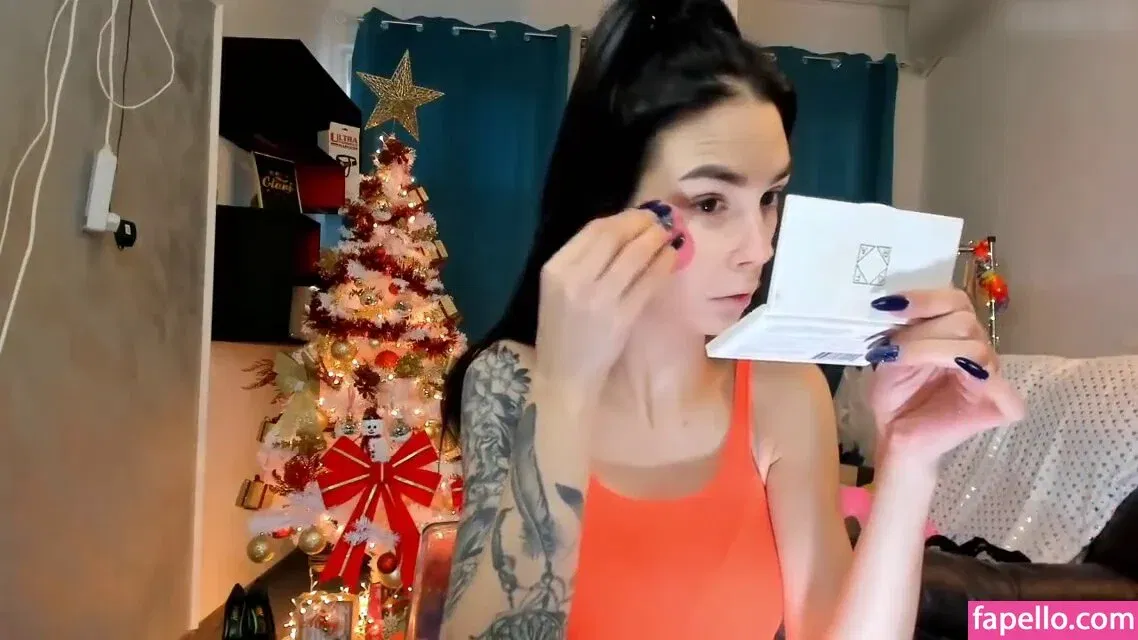 hotfallingdevil Onlyfans Photo Gallery 