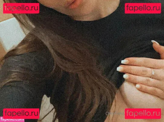 bellakissxxx Onlyfans Photo Gallery 