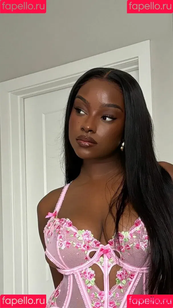 Savannah Perkins Onlyfans Photo Gallery 