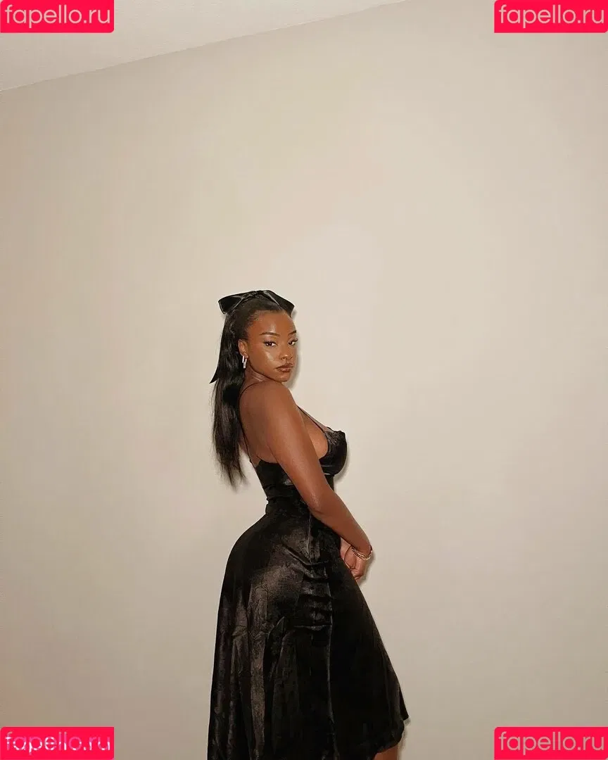 Savannah Perkins Onlyfans Photo Gallery 