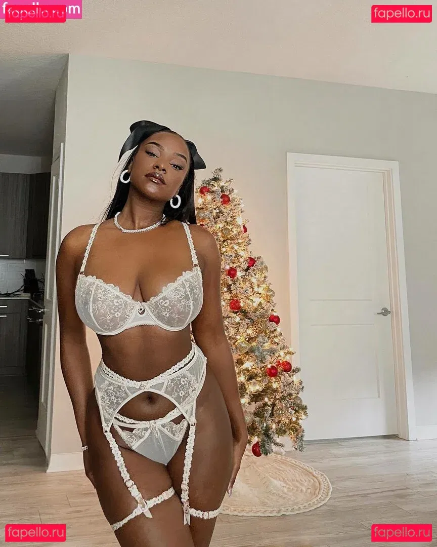 Savannah Perkins Onlyfans Photo Gallery 