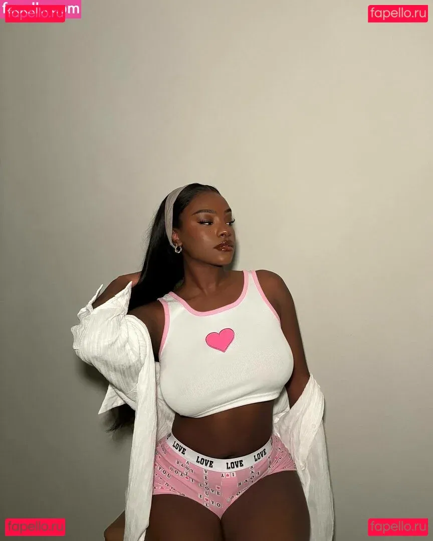 Savannah Perkins Onlyfans Photo Gallery 