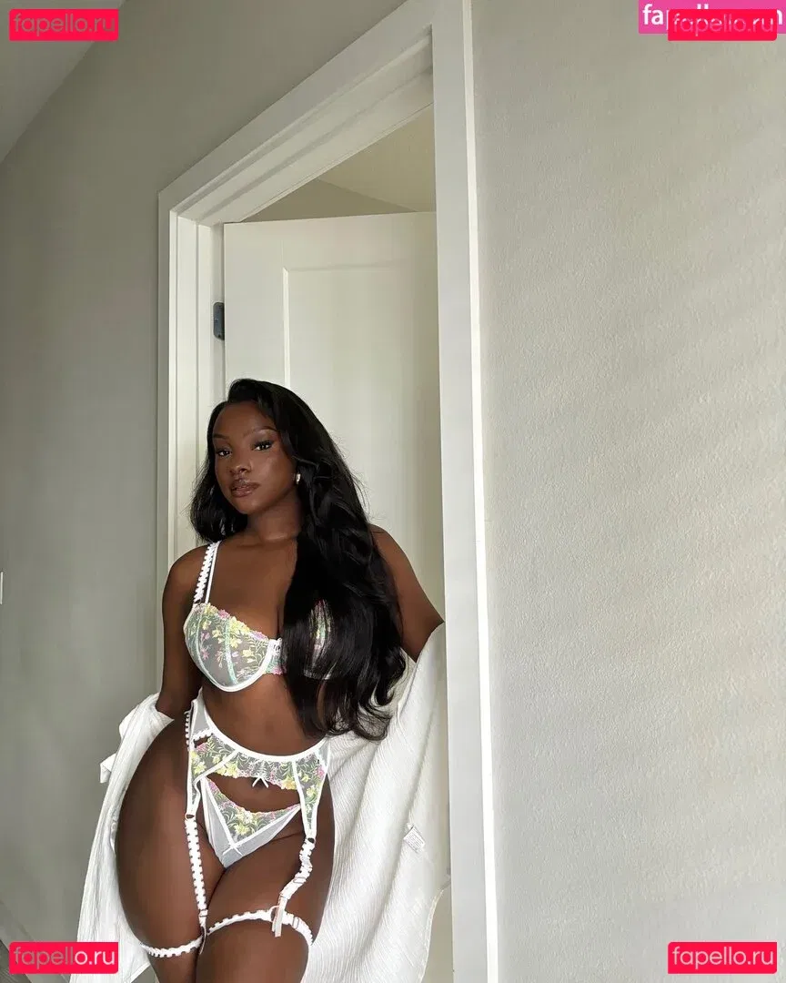 Savannah Perkins Onlyfans Photo Gallery 