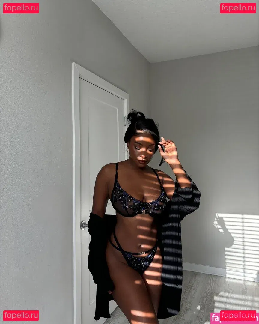 Savannah Perkins Onlyfans Photo Gallery 