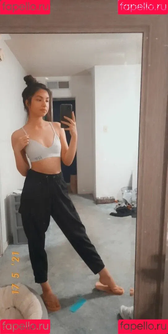 NobodyByMitski Onlyfans Photo Gallery 