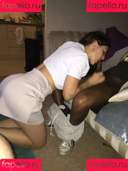 Uoungcuckuk Onlyfans Photo Gallery 