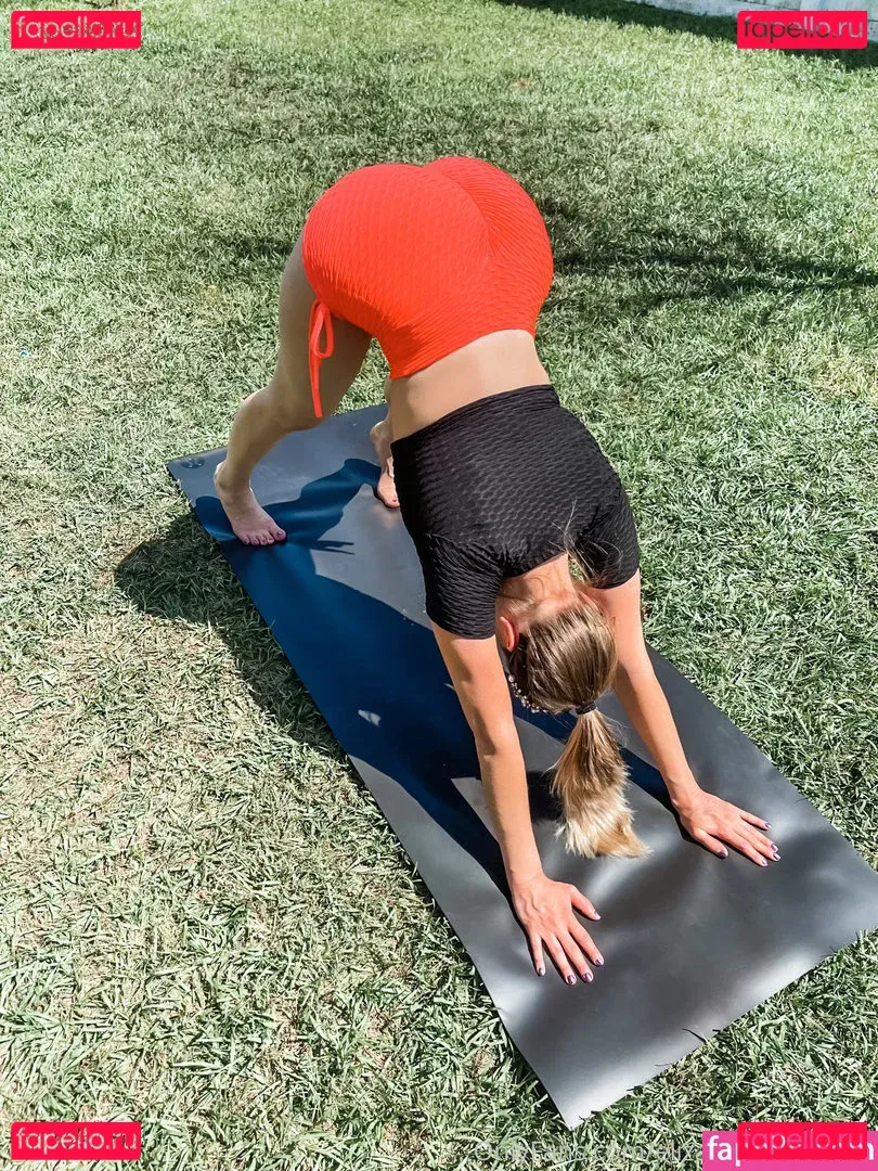 Elizabeth Castravet Onlyfans Photo Gallery 