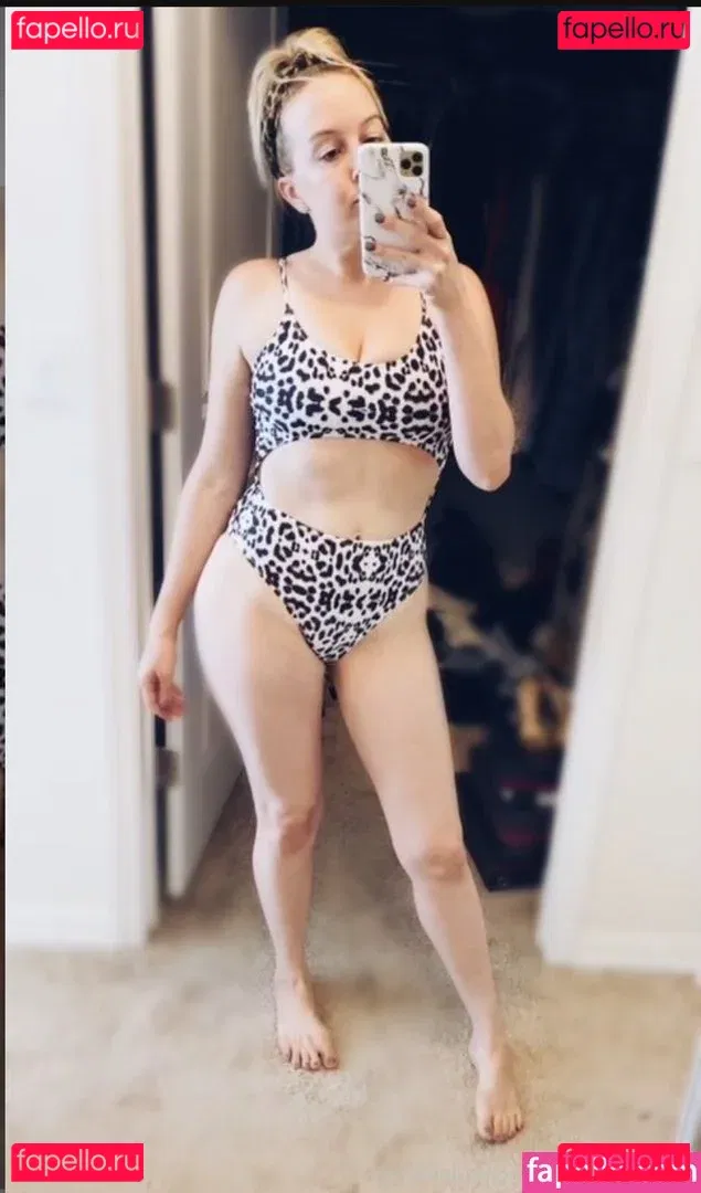 Elizabeth Castravet Onlyfans Photo Gallery 