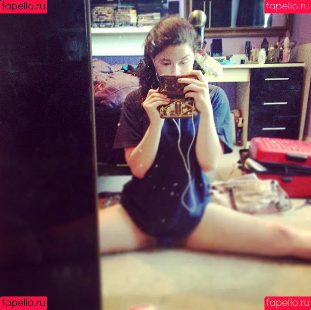 Rebecca Gilliland Onlyfans Photo Gallery 