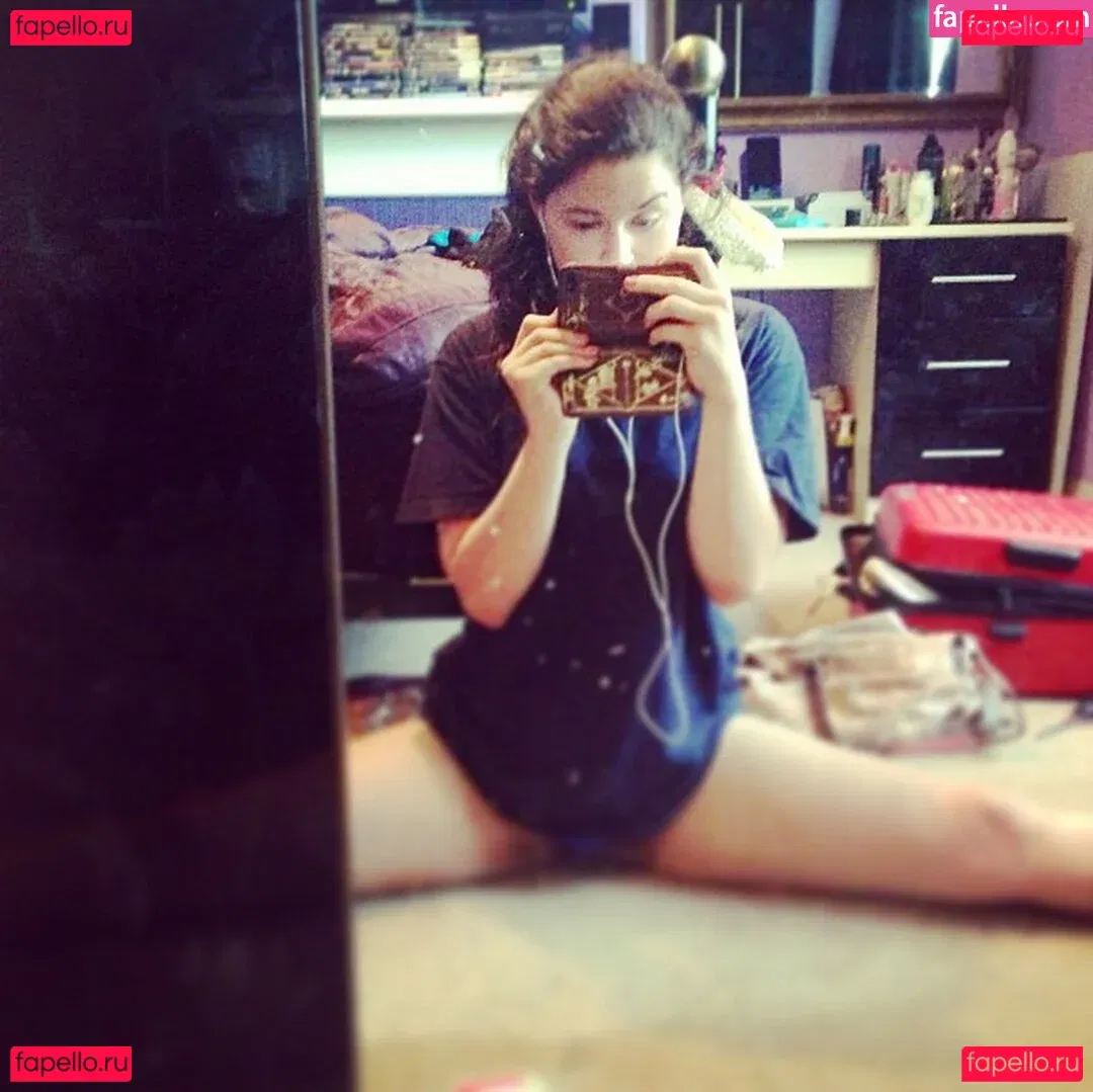 Rebecca Gilliland Onlyfans Photo Gallery 