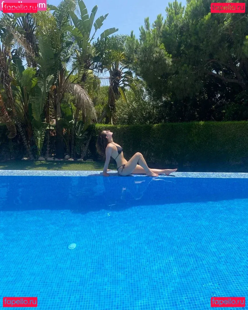 Rebecca Gilliland Onlyfans Photo Gallery 