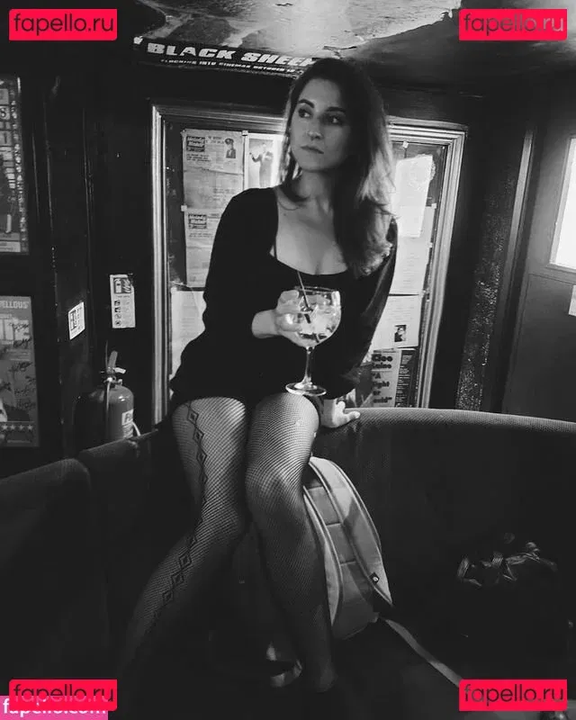 Rebecca Gilliland Onlyfans Photo Gallery 