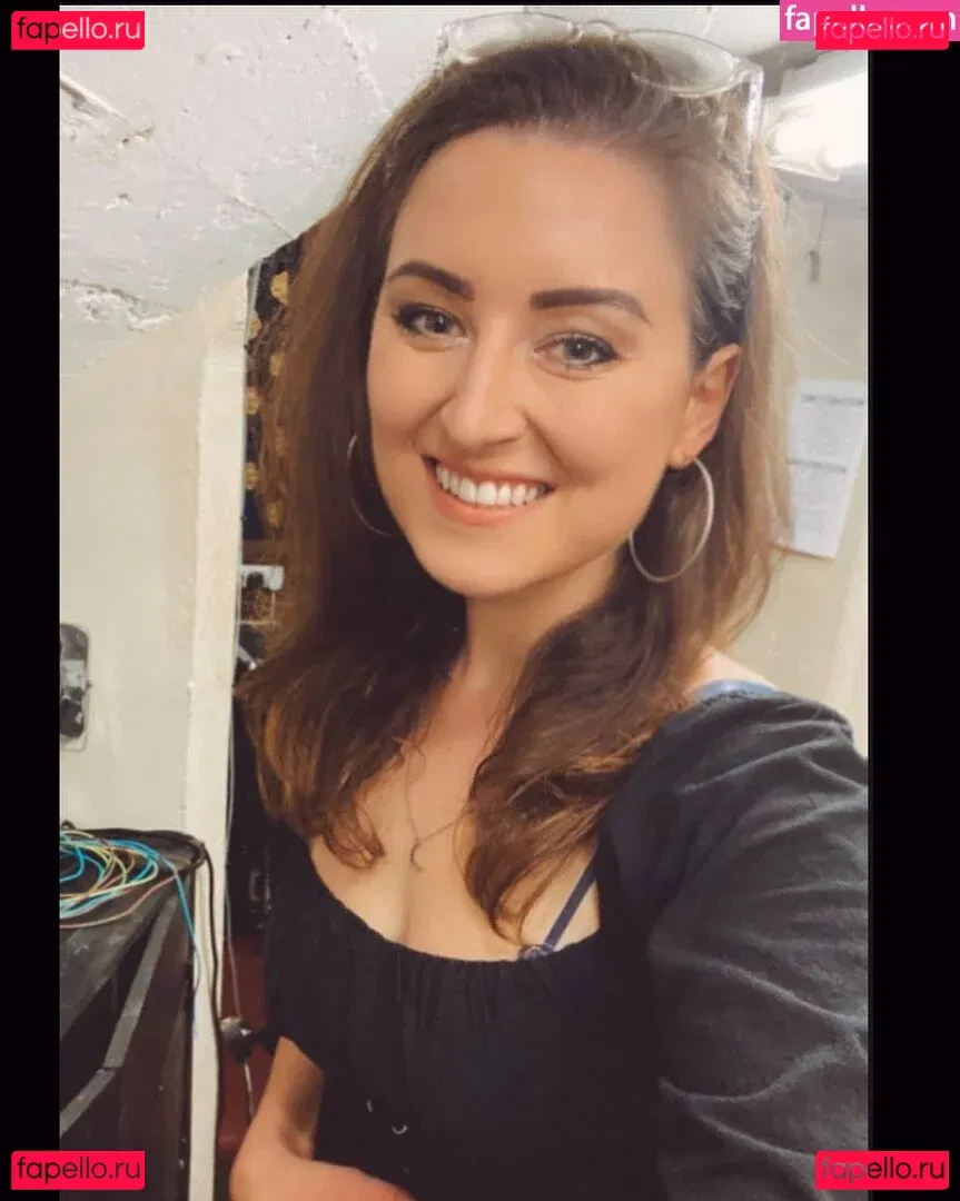 Rebecca Gilliland Onlyfans Photo Gallery 