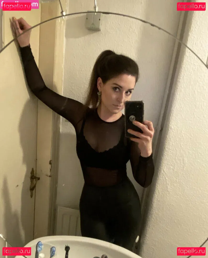 Rebecca Gilliland Onlyfans Photo Gallery 