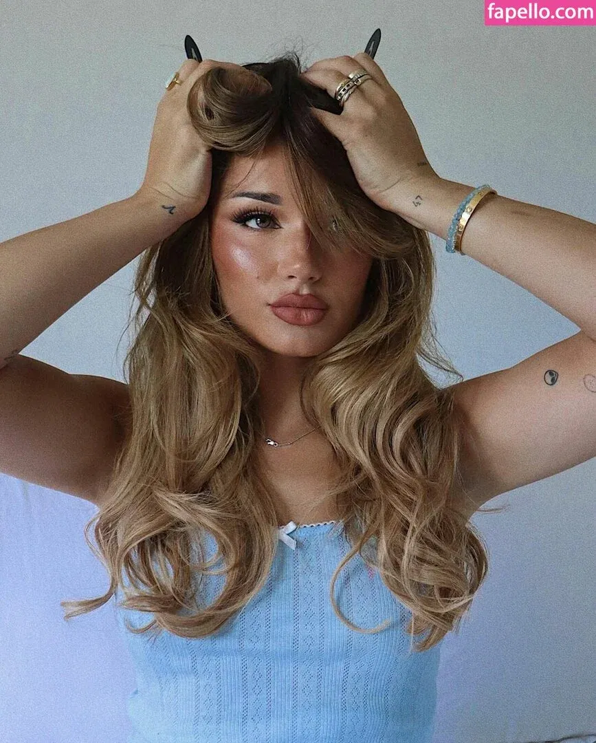 Isabelle Clarke Onlyfans Photo Gallery 