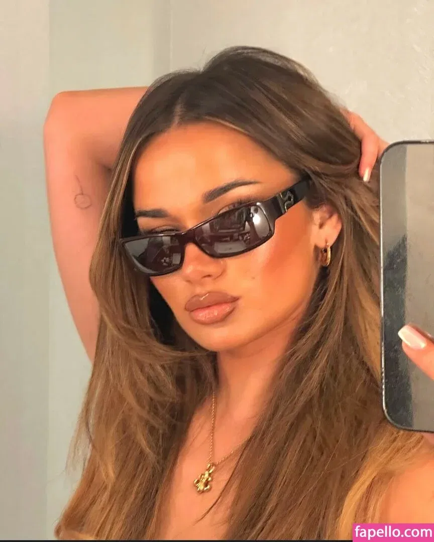 Isabelle Clarke Onlyfans Photo Gallery 