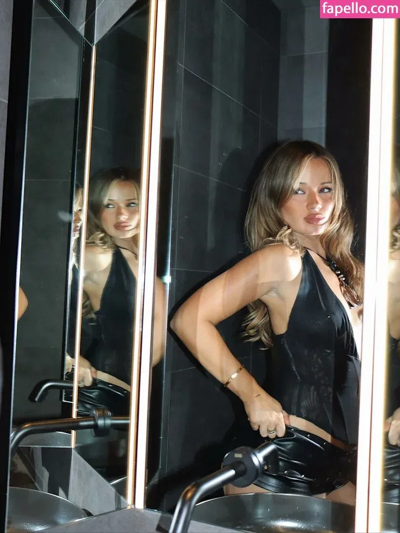 Isabelle Clarke Onlyfans Photo Gallery 