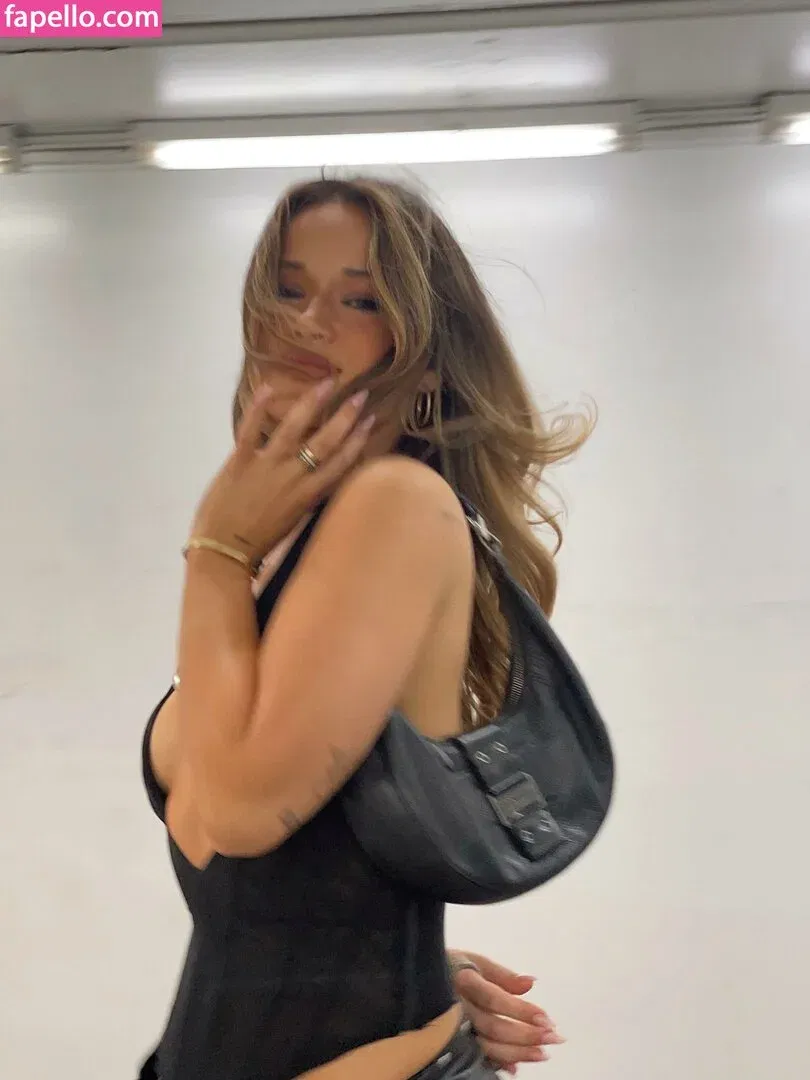 Isabelle Clarke Onlyfans Photo Gallery 