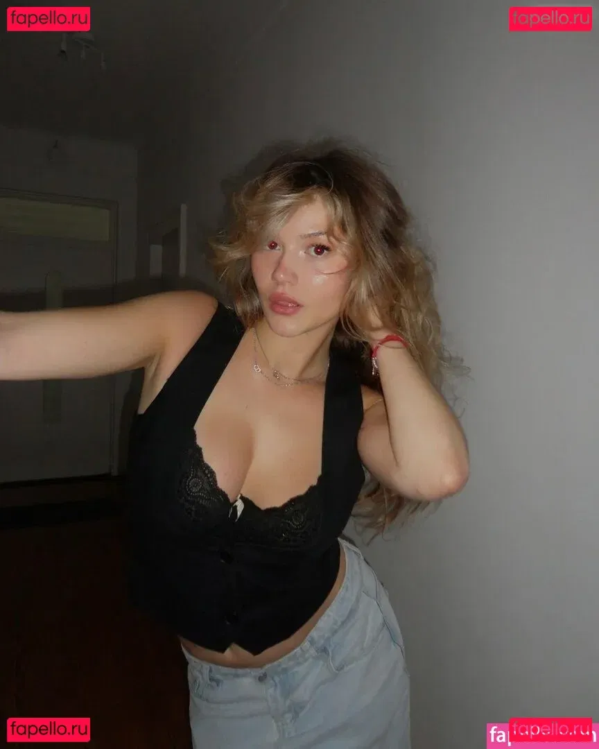 Emma Sky Onlyfans Photo Gallery 