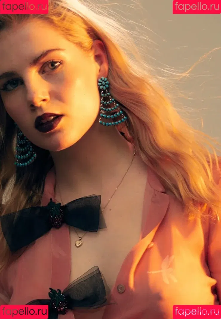 Lucy Boynton Onlyfans Photo Gallery 
