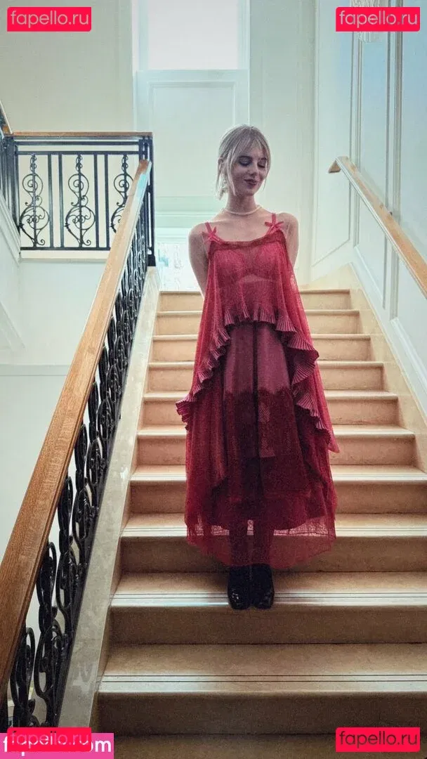 Lucy Boynton Onlyfans Photo Gallery 