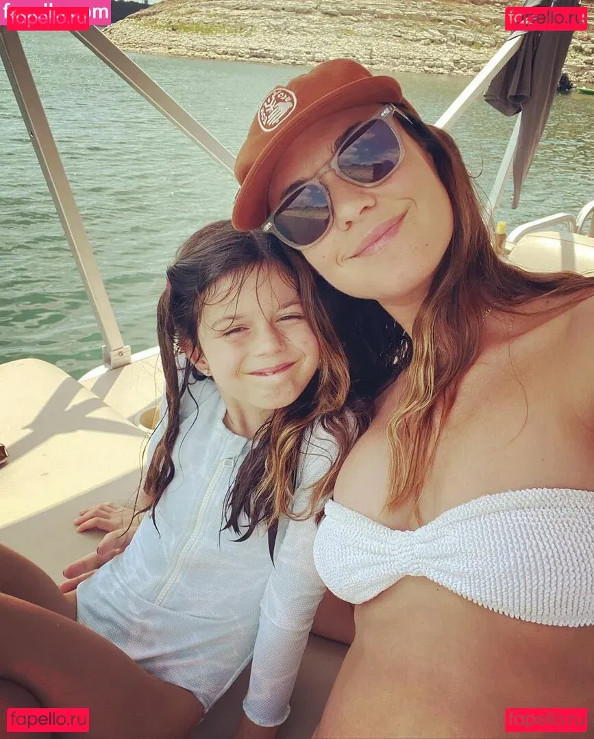 Odette Annable Onlyfans Photo Gallery 